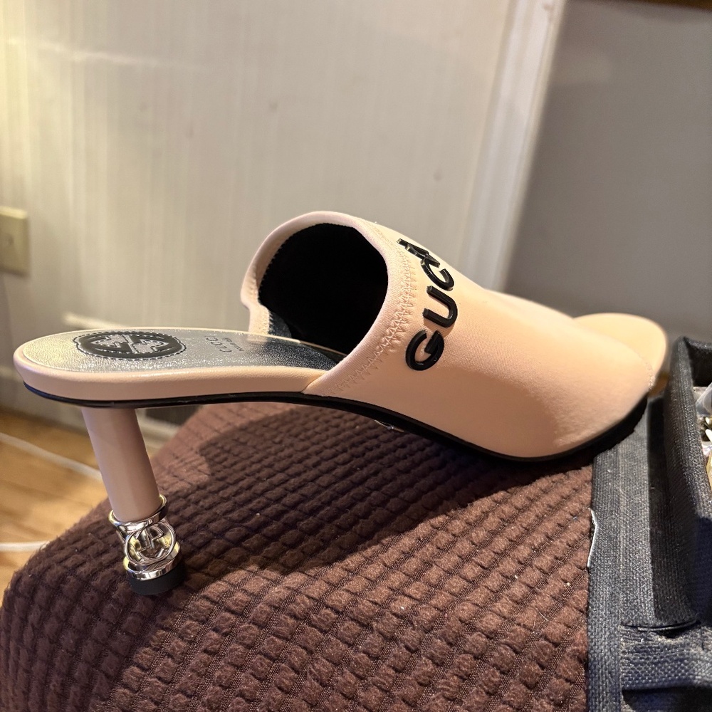 Gucci Beige Open-Toe Mules with insignia heel